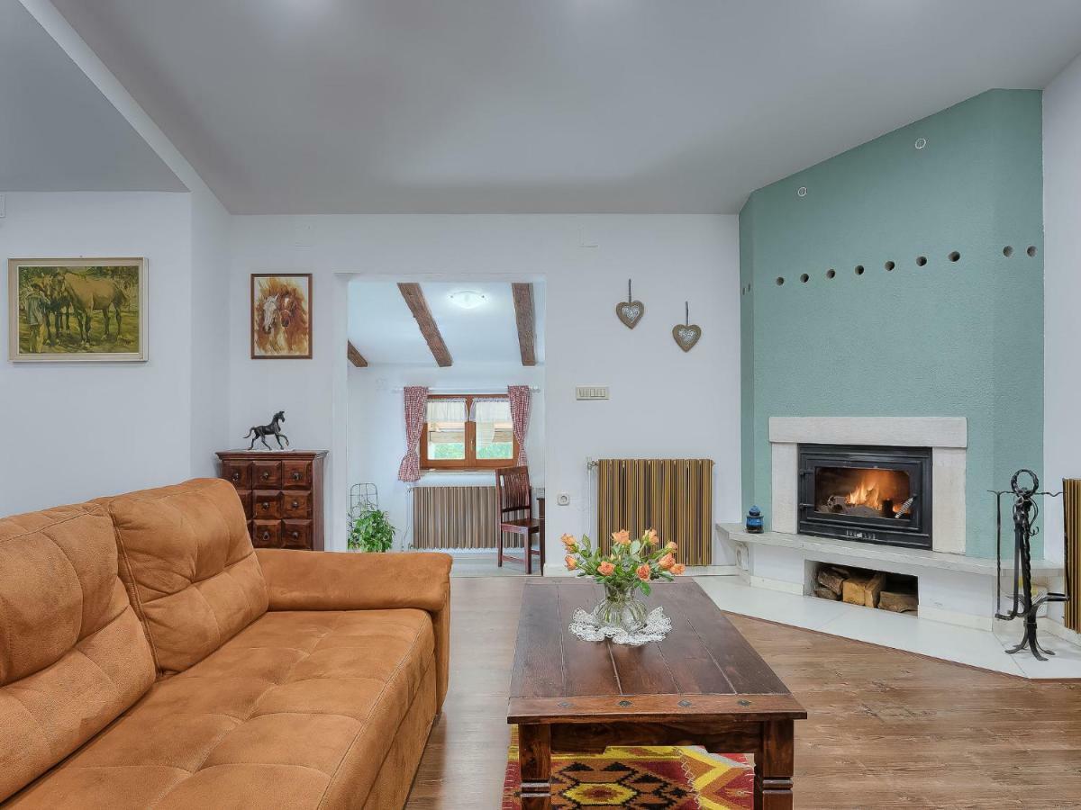 Holiday Home Country House D&D By Interhome プーラ エクステリア 写真