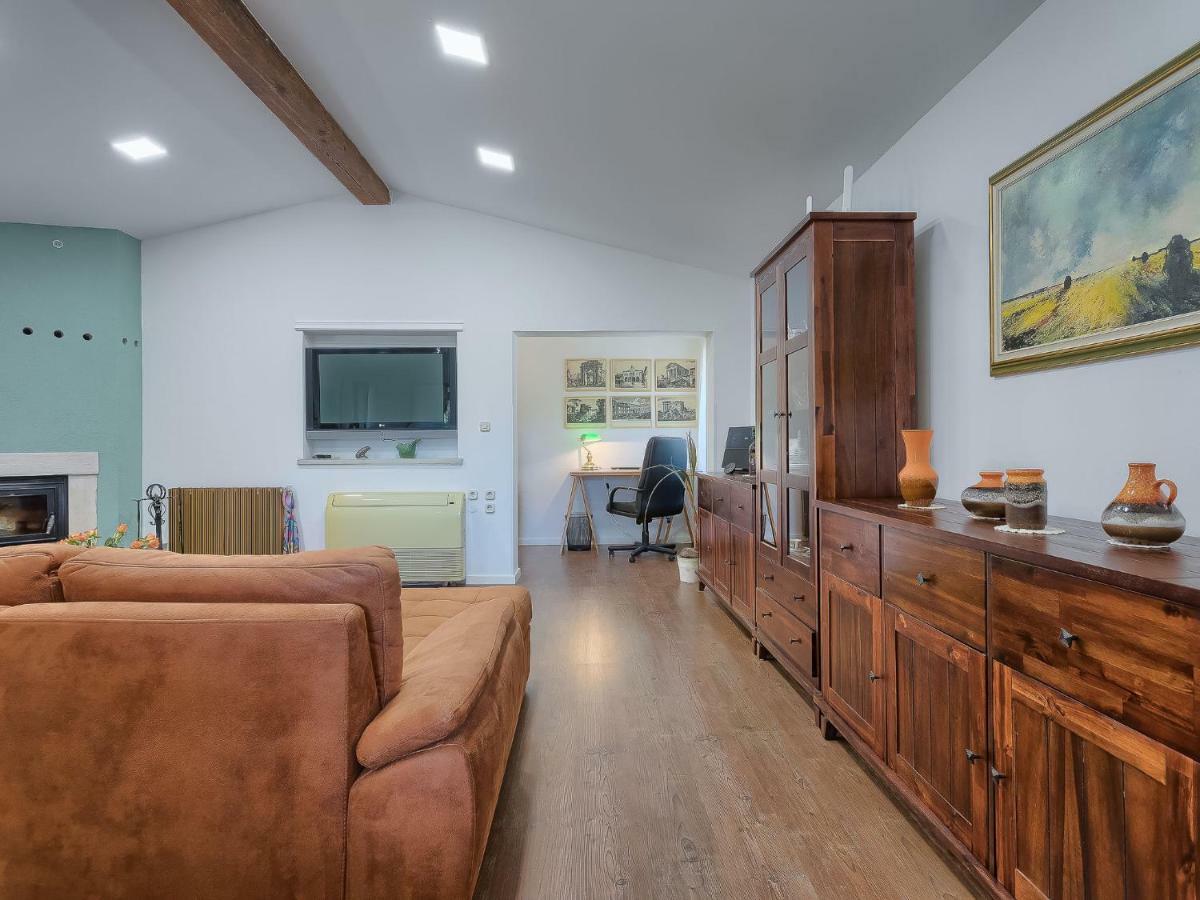 Holiday Home Country House D&D By Interhome プーラ エクステリア 写真
